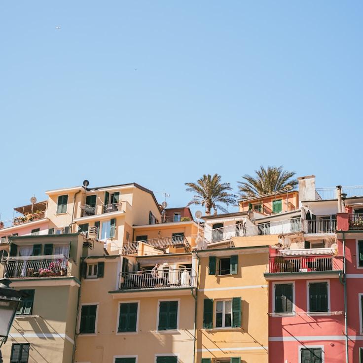 Family terraces and cafés for calm evenings in London